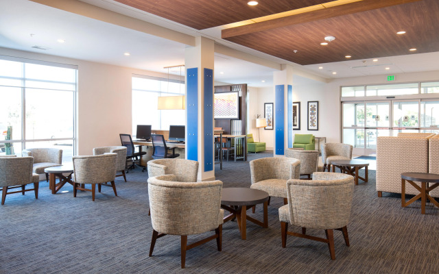 Holiday Inn Express Visalia Sequoia Gateway Area by IHG
