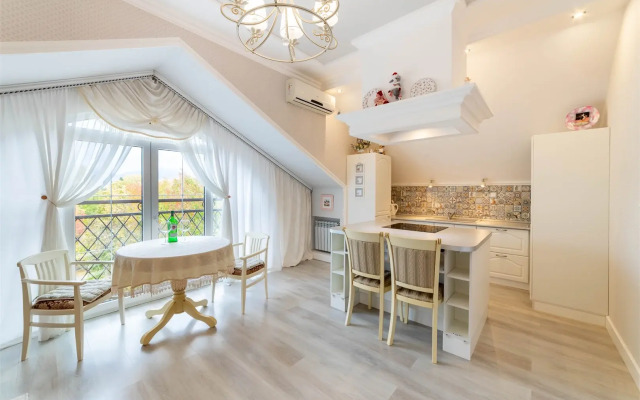 ЖК Интернациональная 13 Deluxe Apartment