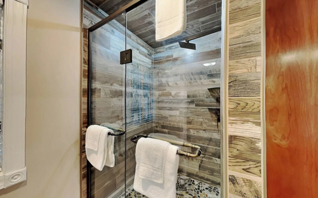 A Lakefront Paradise