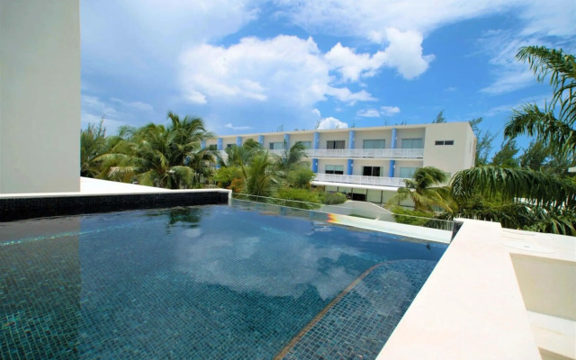 Modern 1BR Apt w Rooftop Pool Onsite Amenities