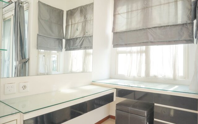 Modern And Homey 2Br Apartment Thamrin Residence