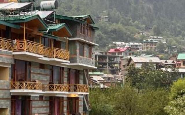 YOLO Backpackers Hostel