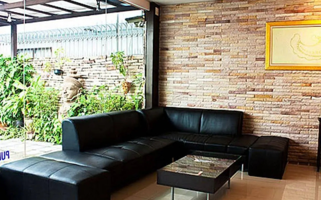Nana Tai Suite