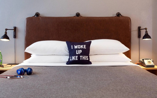Moxy Athens City