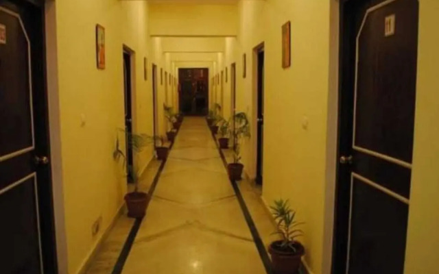 Hotel Ambika Palace