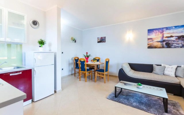 Gold & Silver Apartments