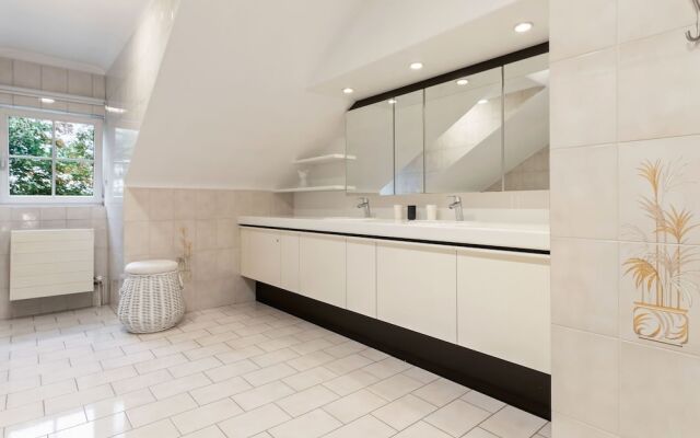 Stylish Villa In Lokeren With Sauna And Various Facilities For Children