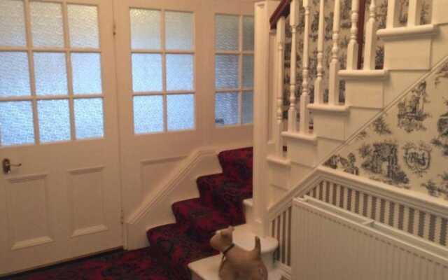 Hillcrest House Bed & Breakfast