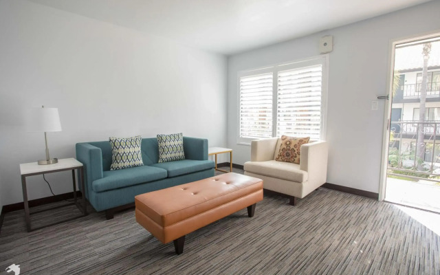 Vanllee Hotel and Suites