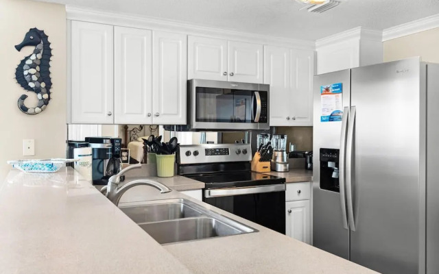 Majestic Beach Towers 1-1701