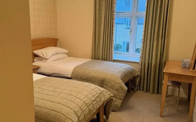 Executive Apartment, Woodford Mill, Witney