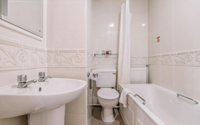 Muthu Westcliff Hotel (Near London Southend Airport)