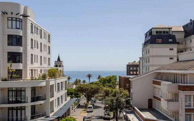 Sea-facing Apartment at Adelphi Galleria
