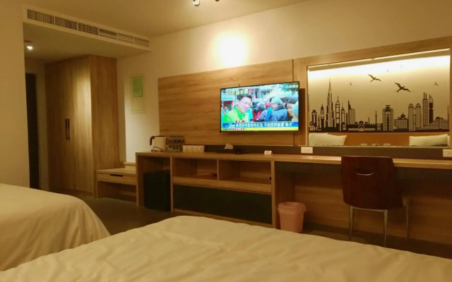 Travel Light Hotel