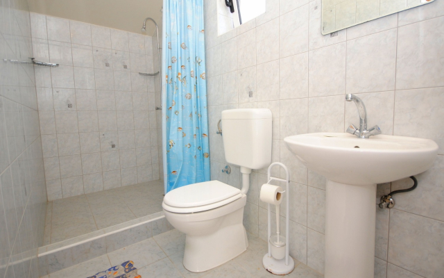Holiday house Mare - open pool and pool for children: Kastel Novi, Riviera Split