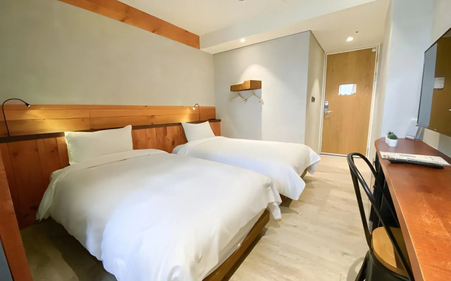 Central Land Hotel