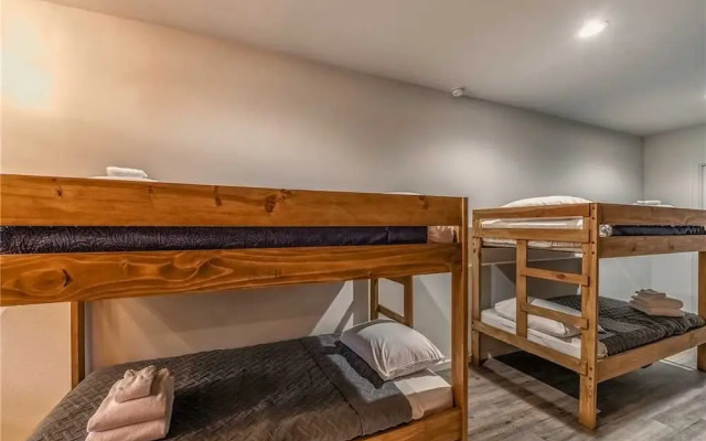 Paradise On The River Three Bedroom Cabin