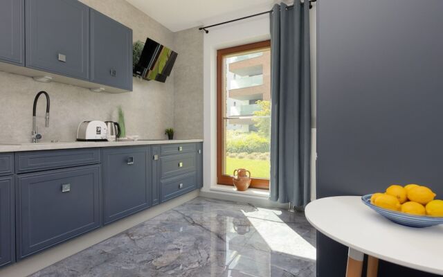Okrzei Apartment Warsaw Praga by Renters