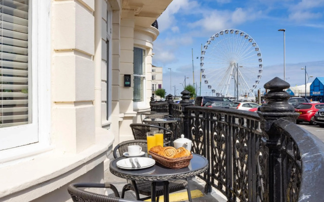 The Carlton Hotel