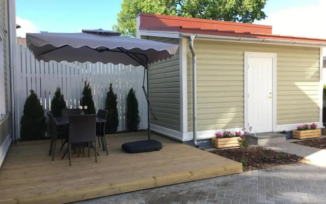 Modern quiet 2 bedroom apartment near City center