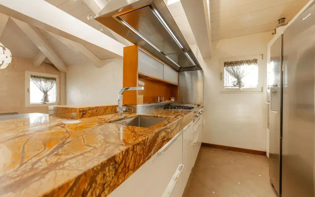Luxury Burano Penthouse - Lagoon View