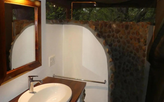 Mobola Lodge