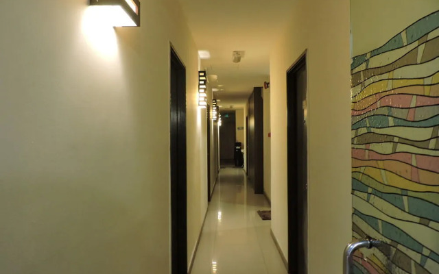 OYO 106 Zodiac Golden Palace Hotel