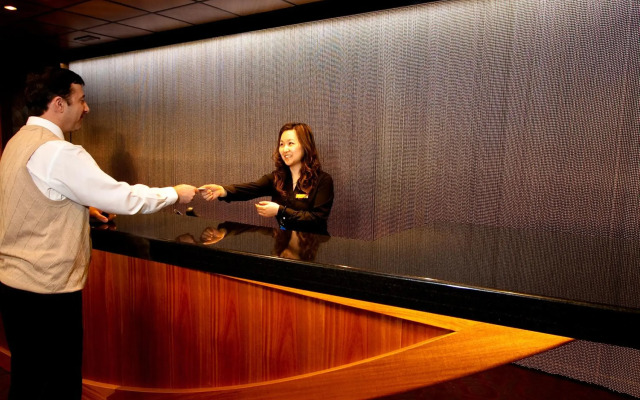 Mirabeau Park Hotel & Convention Center