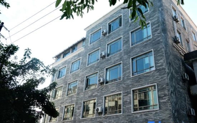 Zhoujing Apartment (Huangpu Military Academy Branch)