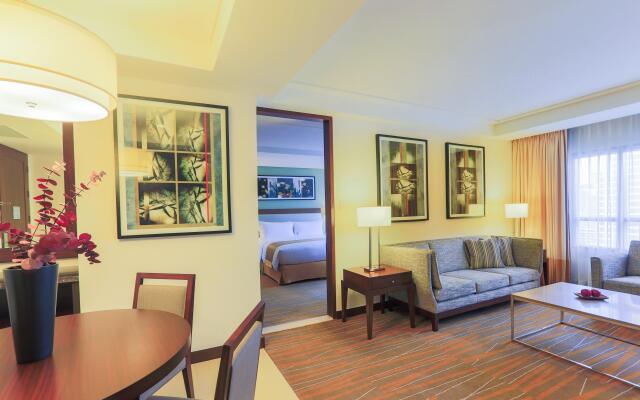 Holiday Inn & Suites Makati by IHG