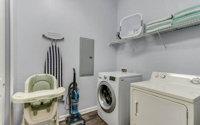 Casa Luna Deluxe 3 Bedroom Condo by Redawning