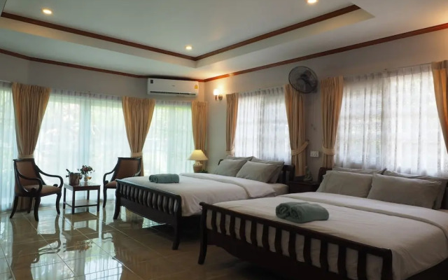 Lets Chill Pool Villa Najomtien Sattahip