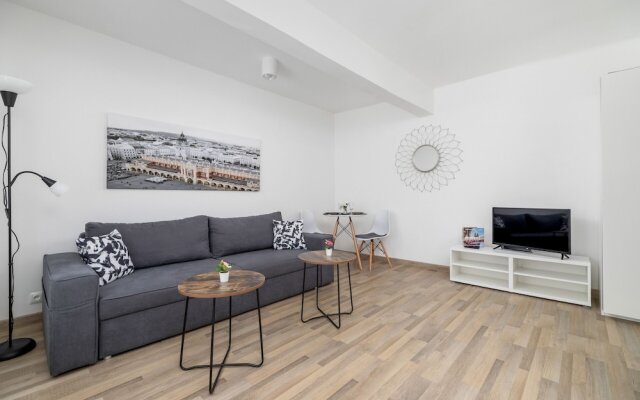 Studio Rynek Dębnicki by Renters