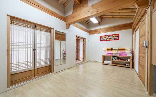 Gyeongju Wadamjung Hanok Pension