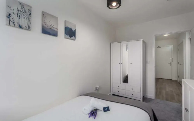 Classy Cricklewood Home