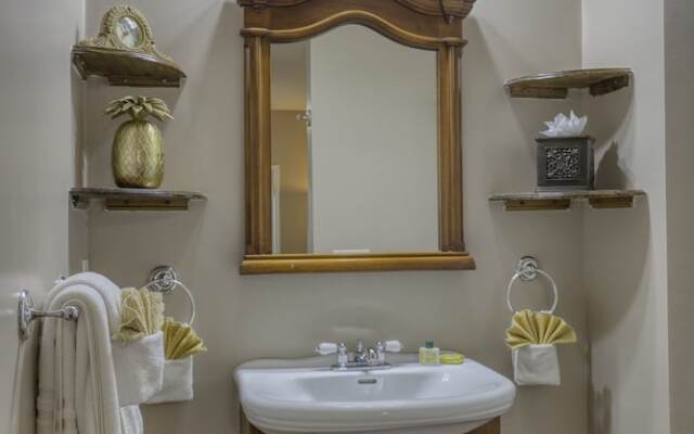 Victorian House Bed & Breakfast