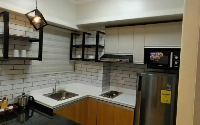 Serene Condo Retreat in Lapu-lapu With Stunning Views