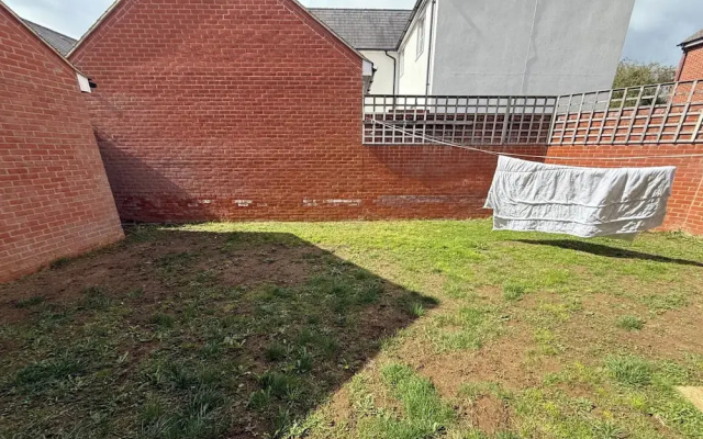 4 Bedroom House Sleeps 8 - Free Parking - Garden