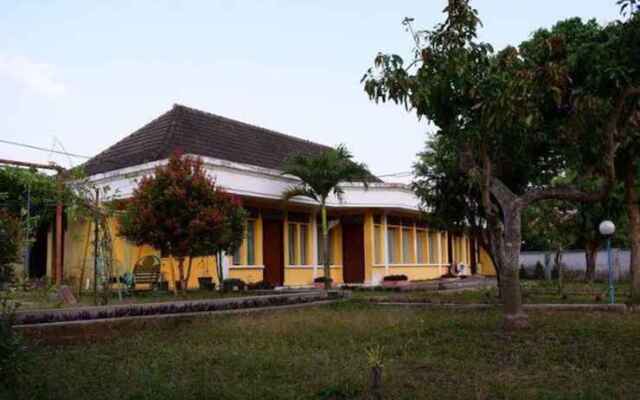 Oyo 90481 Vanda Guest House Batu