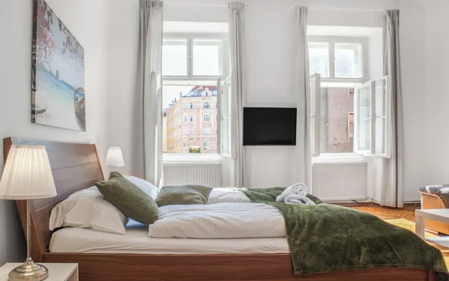 Spacious 2BR Apartment Long Stay Rennweg