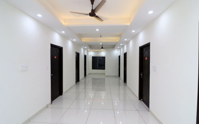 OYO 22605 Hotel Redstone