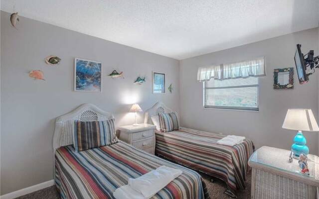 Las Brisas 404 - Three Bedroom Condo