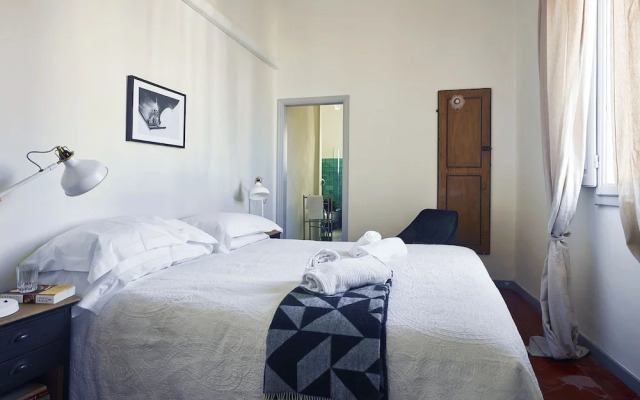 Amazing View to Pitti Palace 3BD Apt