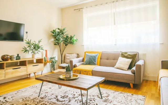 Spacious 3 Bedroom Apartment in South Kensington near Museums