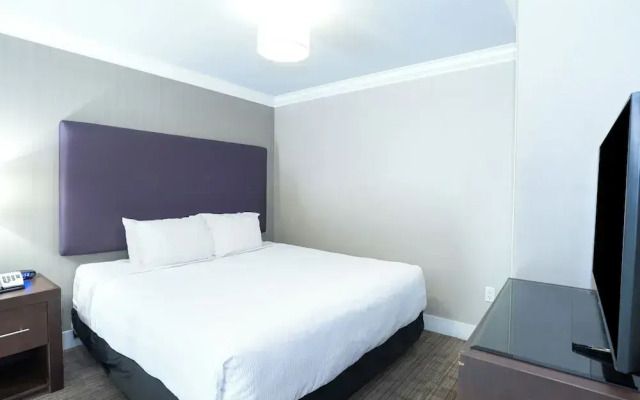 Sandman Signature Winnipeg Airport Hotel & Suites