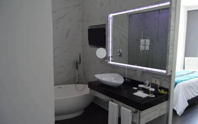Punta Diamante Premium Hotel