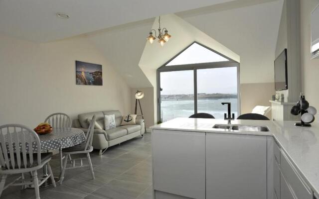 Apartment 10, SOUTH PIER, 13-14 Kerr Street,