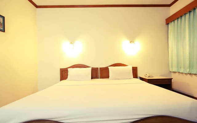 Royal Place Hotel