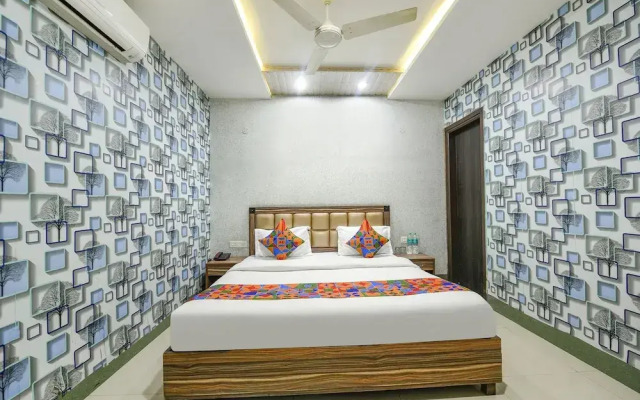 Fabhotel Ess Pee Grand