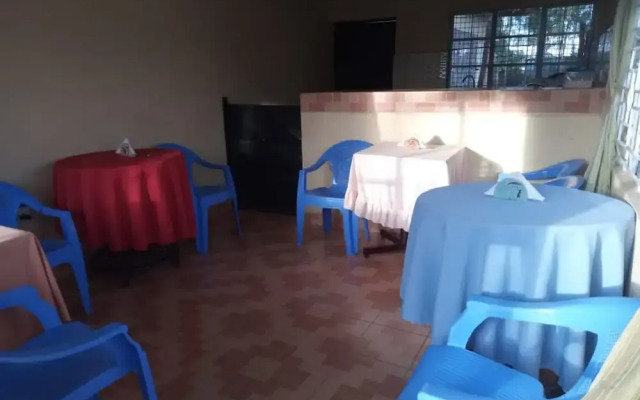 Acacia Hotel
